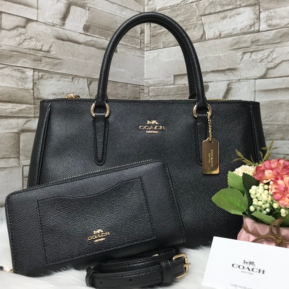 Coach Handbags - 👜COACH SET🌺SURREY CARRYALL & WALLET